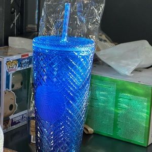 venti iced blue jeweled cup!💙 never used!!